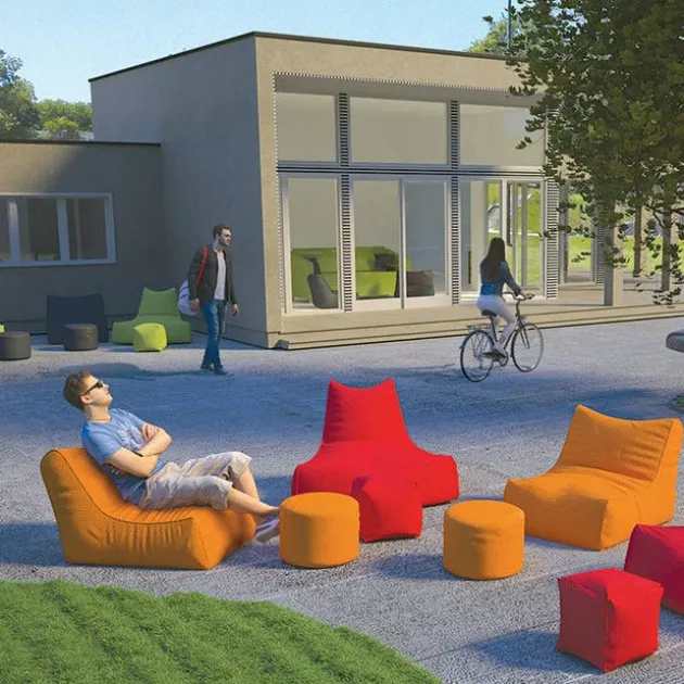 Fava Outdoor Lounge Chair
